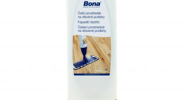čistič na drevo bona